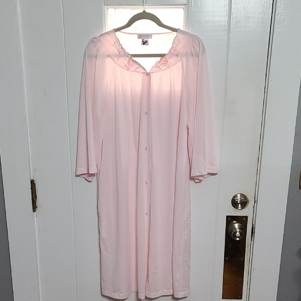 ShadowLine Women's Robe Nylon Pink Scalloped Neck Roses Pocket Sz L GUC READ